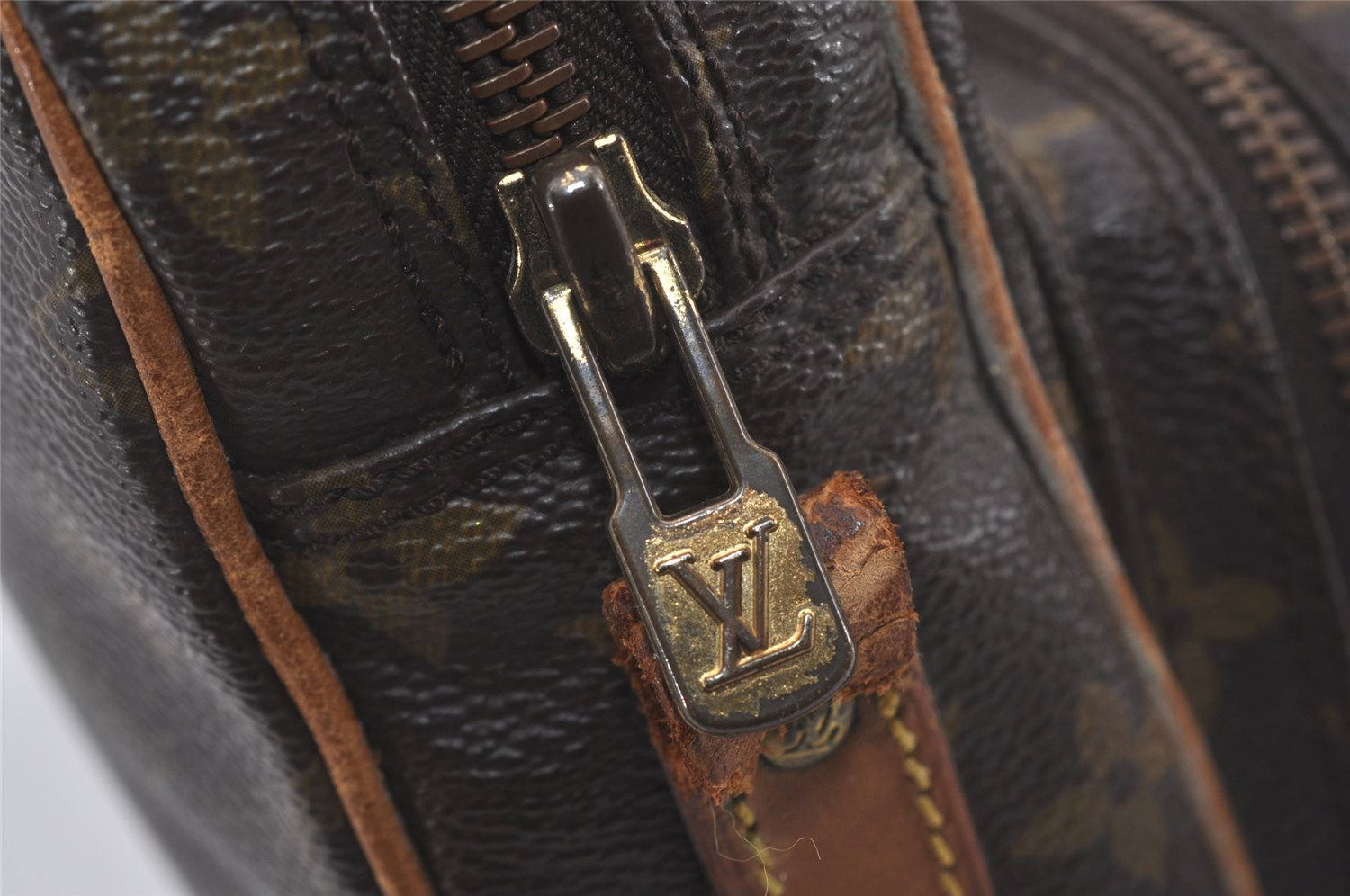 Authentic Louis Vuitton Monogram Amazone Shoulder Cross Bag M45236 LV Junk 6931I