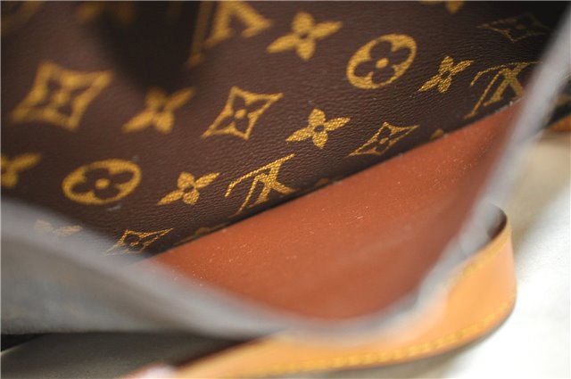 Auth LOUIS VUITTON Monogram Saint Cloud GM Shoulder Cross Bag M51242 LV 6933C