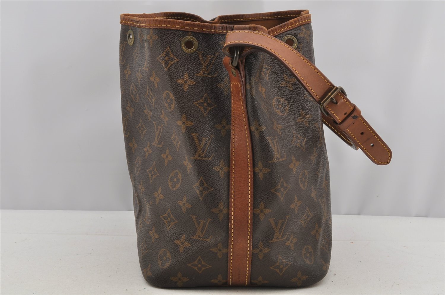Authentic Louis Vuitton Monogram Petit Noe M42226 Shoulder Drawstring Bag 6943I