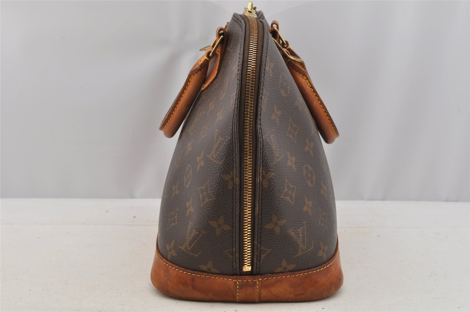 Authentic Louis Vuitton Monogram Alma Hand Bag Purse M51130 LV 6976I