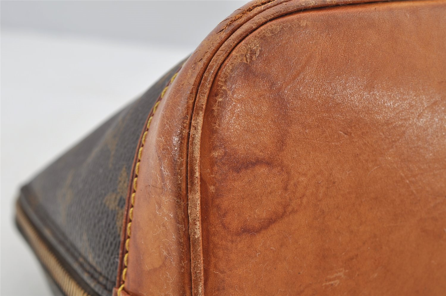 Authentic Louis Vuitton Monogram Alma Hand Bag Purse M51130 LV 6976I