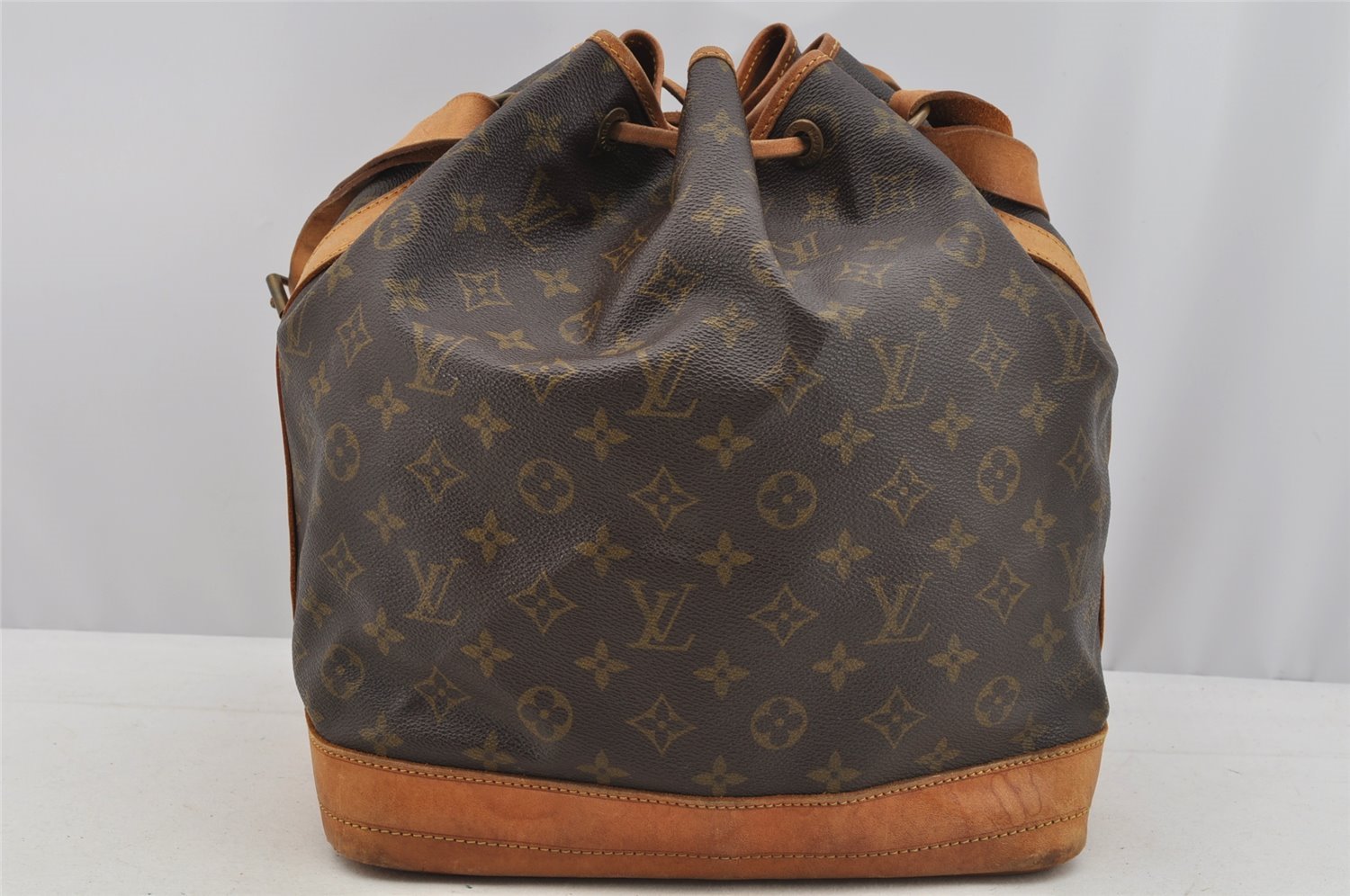 Authentic Louis Vuitton Monogram Noe Shoulder Drawstring Bag M42224 LV 6982I