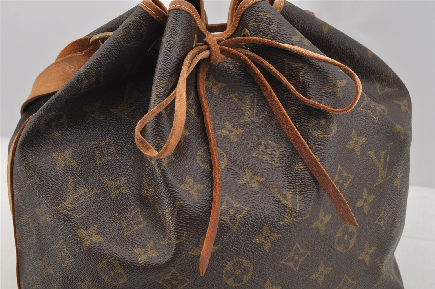 Authentic Louis Vuitton Monogram Noe Shoulder Drawstring Bag M42224 LV 6982I