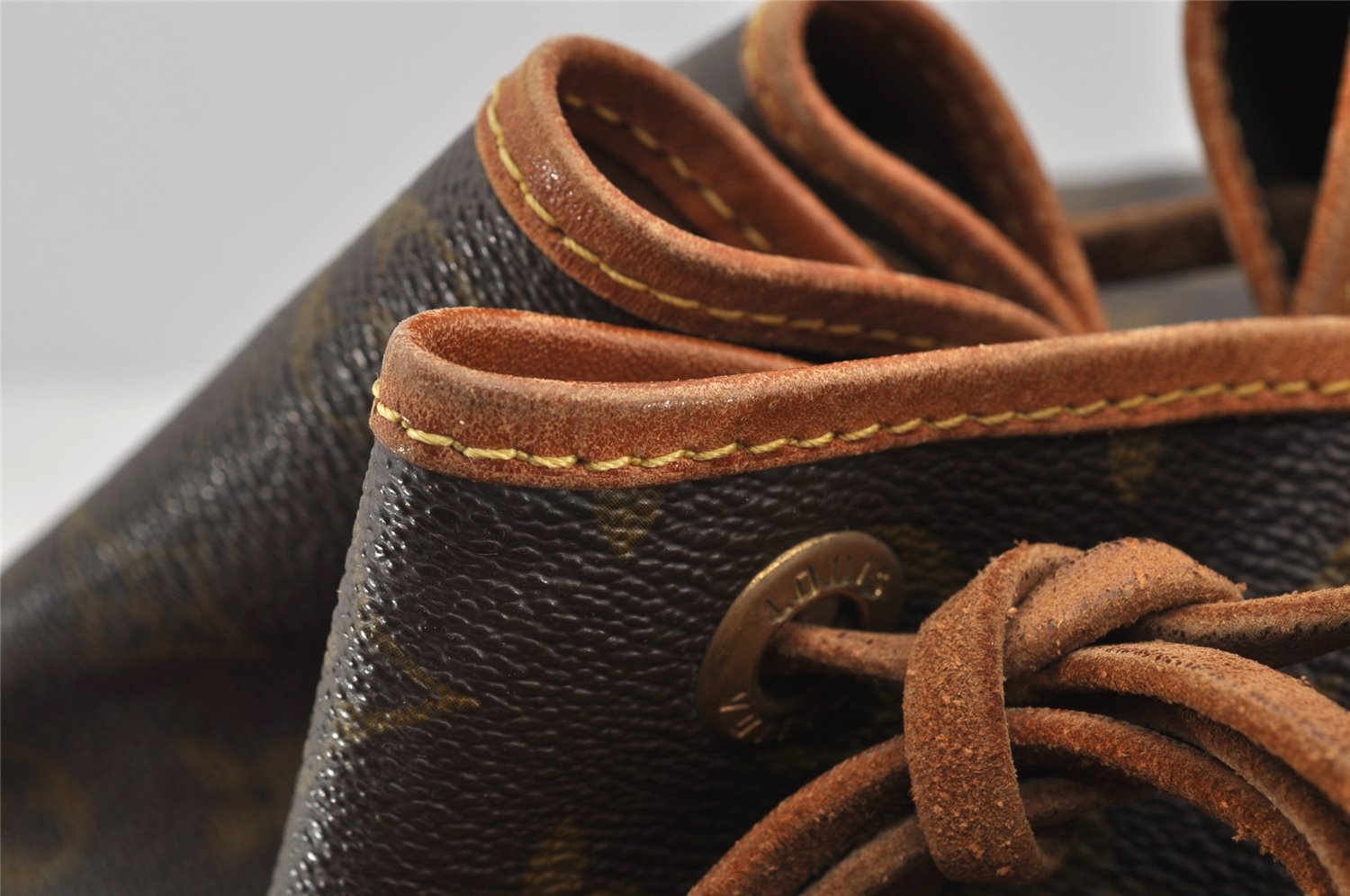 Authentic Louis Vuitton Monogram Noe Shoulder Drawstring Bag M42224 LV 6982I