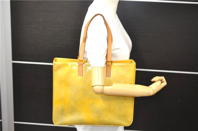 Authentic LOUIS VUITTON Vernis Columbus Shoulder Tote Bag Yellow M91028 LV 7004C