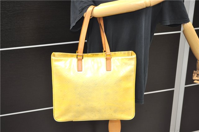 Authentic LOUIS VUITTON Vernis Columbus Shoulder Tote Bag Yellow M91028 LV 7017C