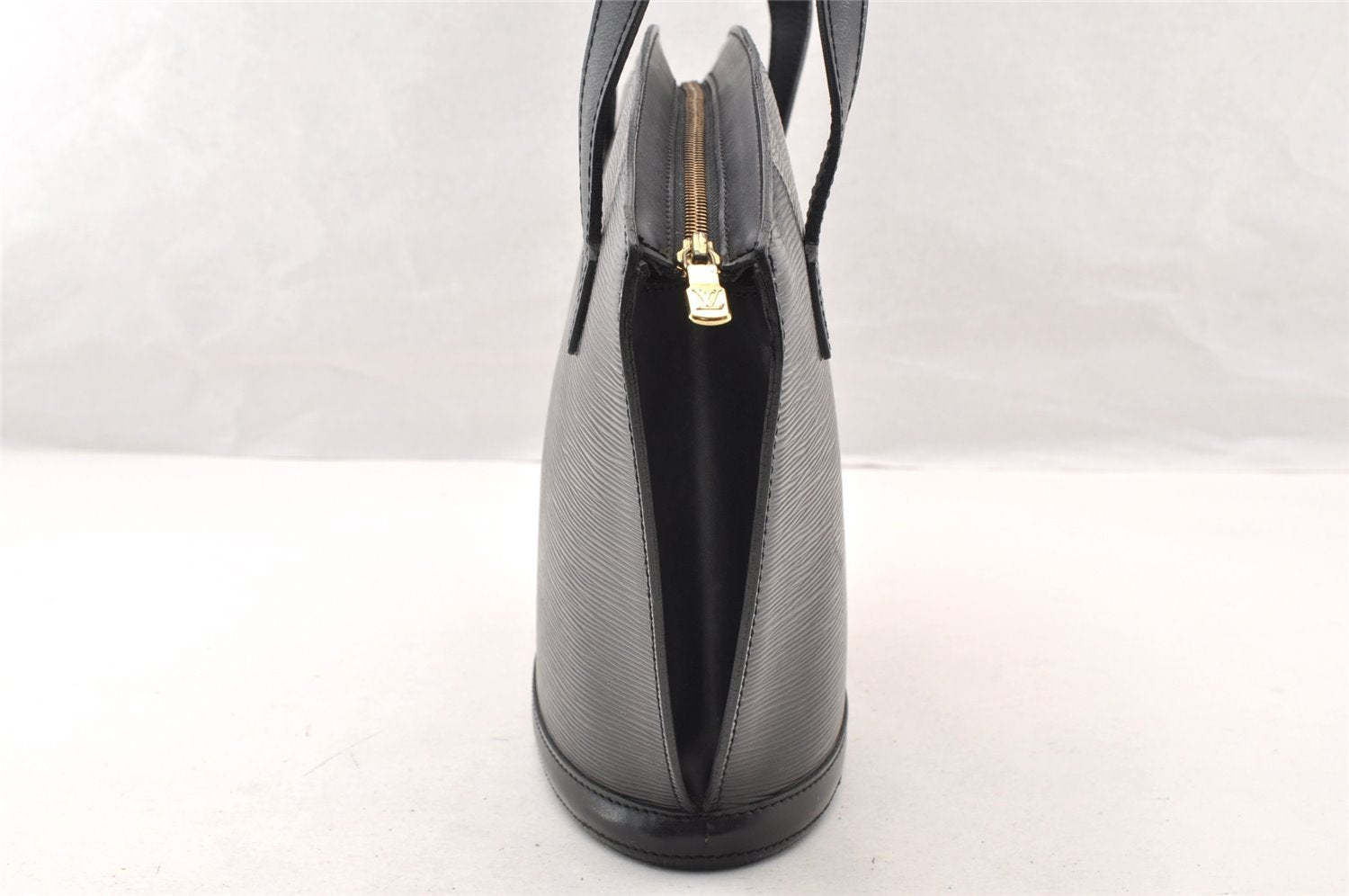 Authentic Louis Vuitton Epi Saint Jacques Poignet Long Shoulder Bag Black 7068I