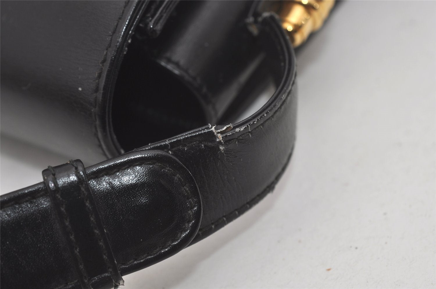 Authentic GUCCI Vintage Shoulder Cross Body Bag Purse Leather Black 7101I