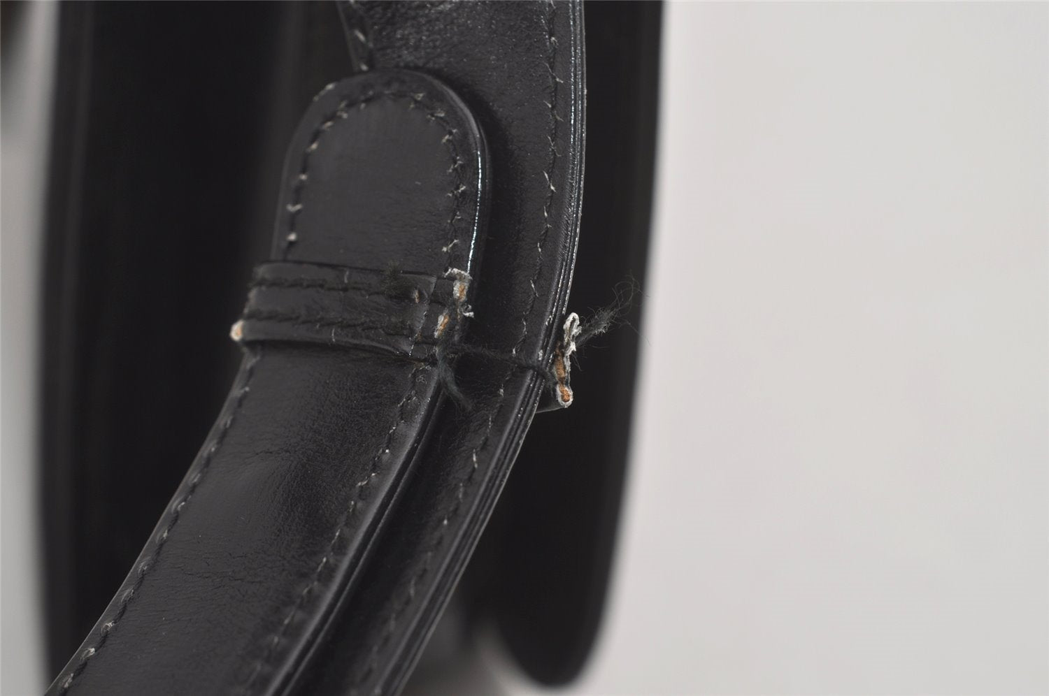 Authentic GUCCI Vintage Shoulder Cross Body Bag Purse Leather Black 7101I