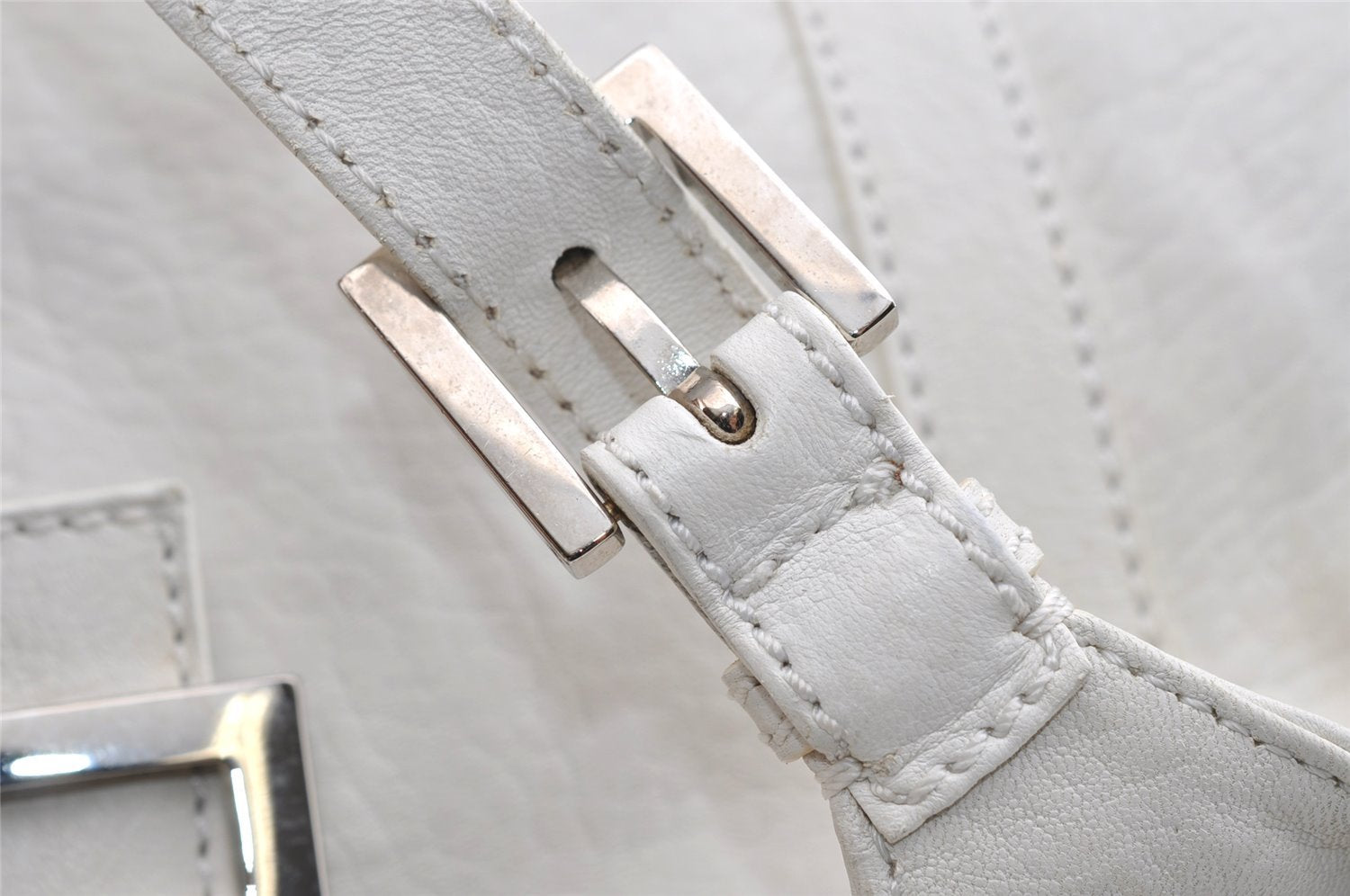 Authentic FENDI Vintage Shoulder Hand Bag Leather White 7103I