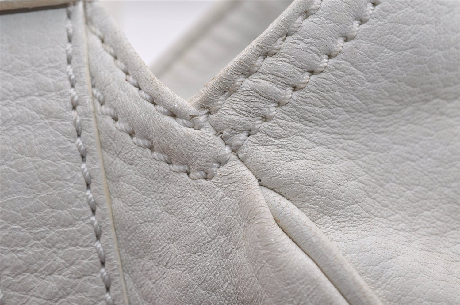 Authentic FENDI Vintage Shoulder Hand Bag Leather White 7103I