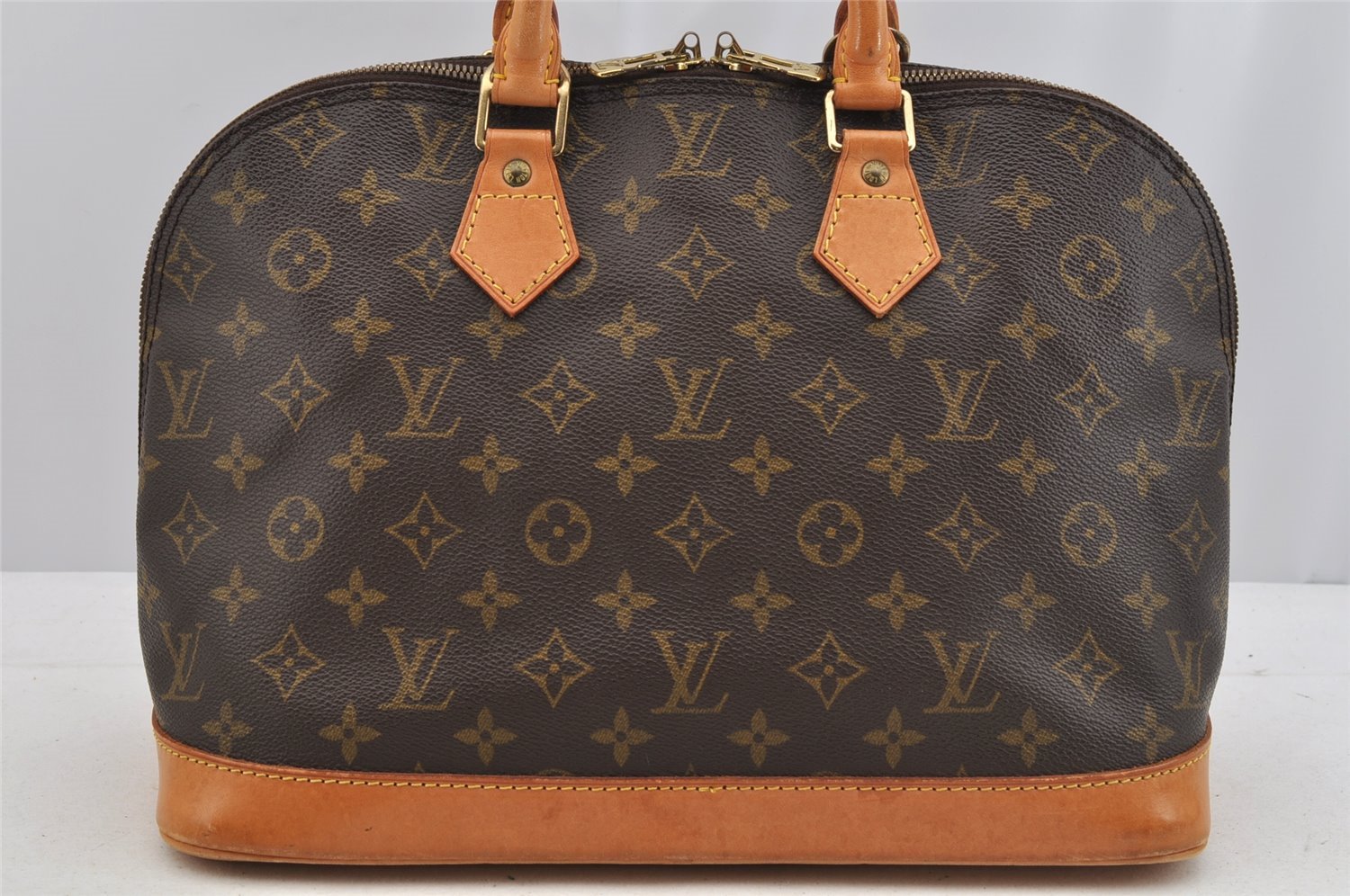 Authentic Louis Vuitton Monogram Alma Hand Bag Purse M51130 LV 7110I