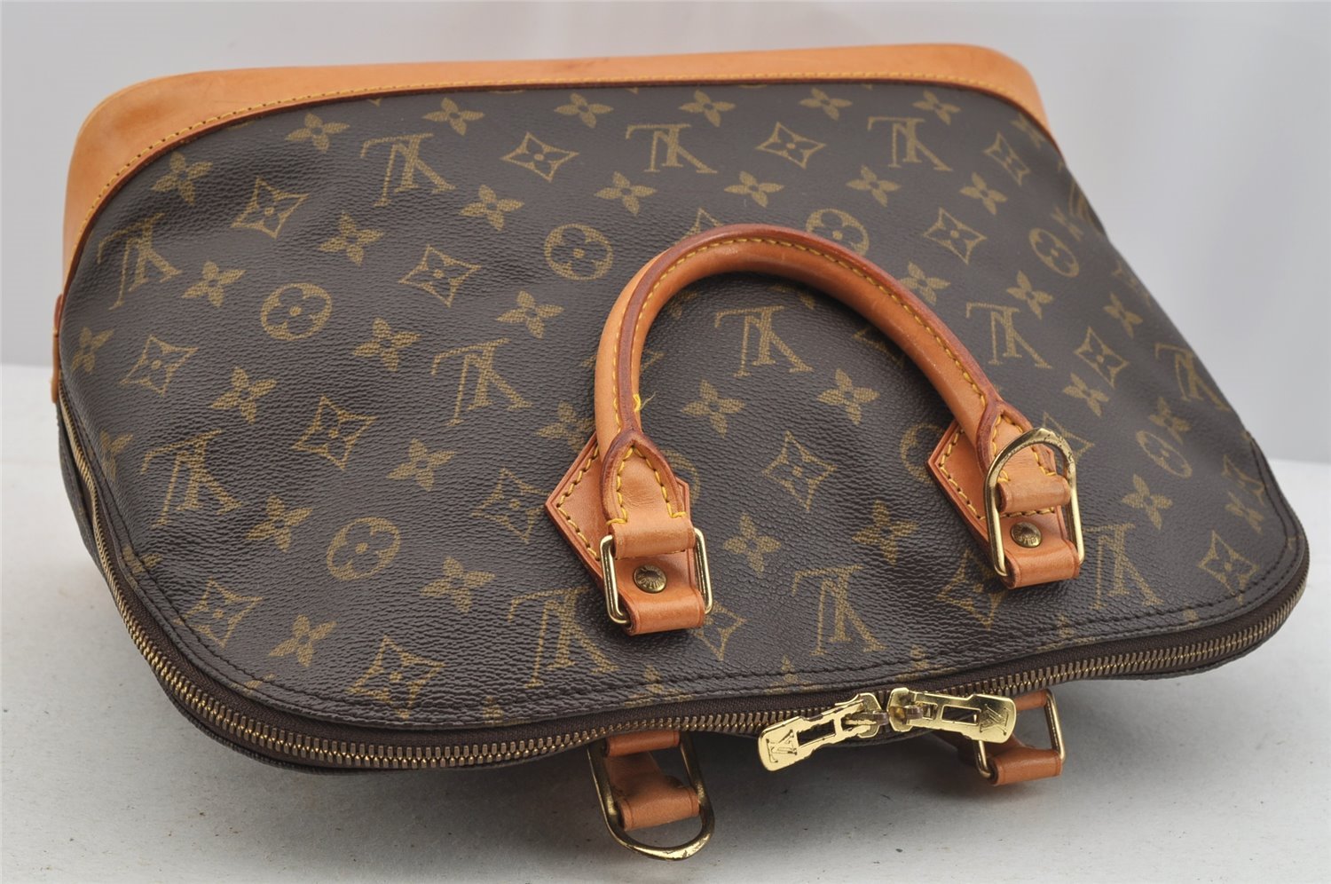 Authentic Louis Vuitton Monogram Alma Hand Bag Purse M51130 LV 7110I