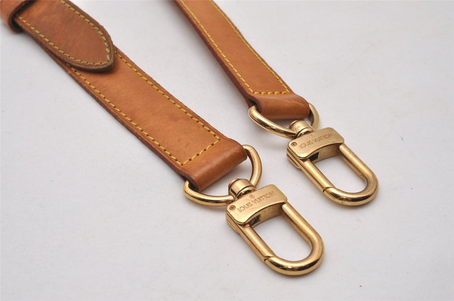 Authentic Louis Vuitton Leather Shoulder Strap Beige 40.2-47.2