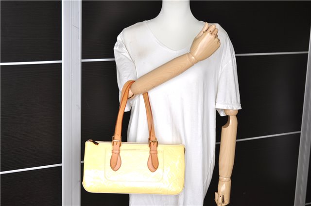 Auth Louis Vuitton Vernis Rose Wood Avenue Shoulder Bag Yellow M93508 LV 7130F