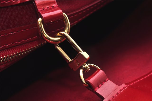 Authentic Louis Vuitton Vernis Wilshire PM Hand Bag Red M93642 LV 7152E