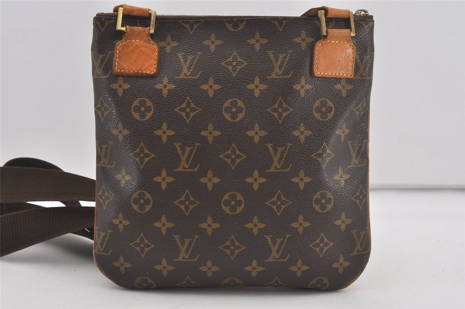 Auth Louis Vuitton Monogram Pochette Bosphore Shoulder Cross Bag M40044 LV 7185I