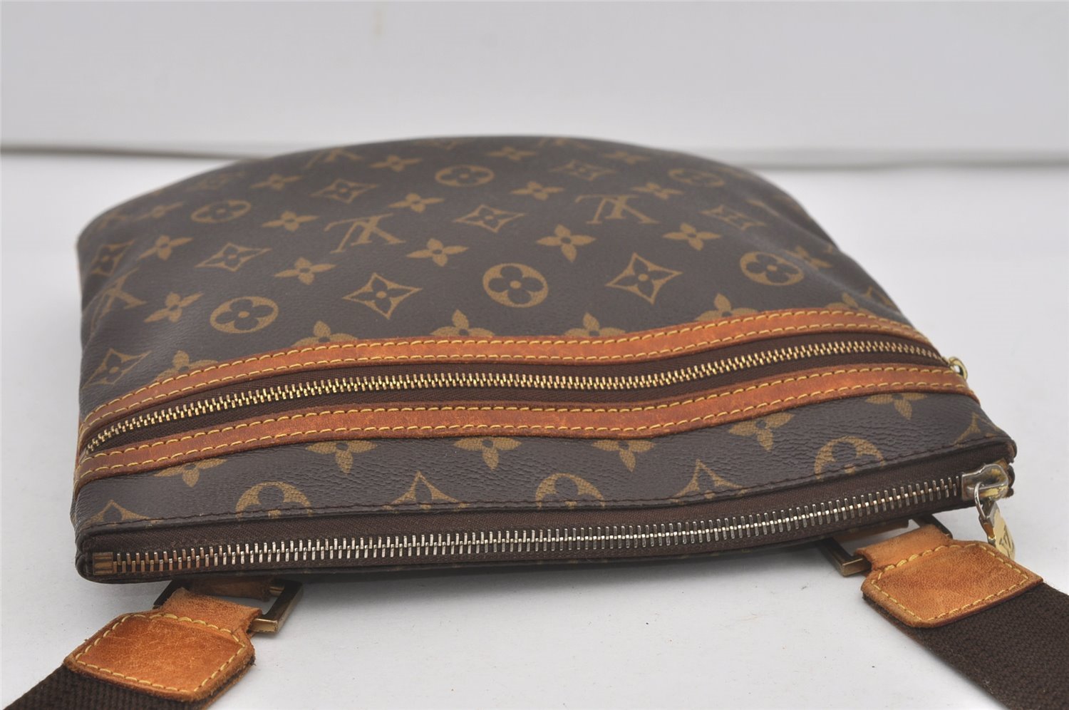 Auth Louis Vuitton Monogram Pochette Bosphore Shoulder Cross Bag M40044 LV 7185I