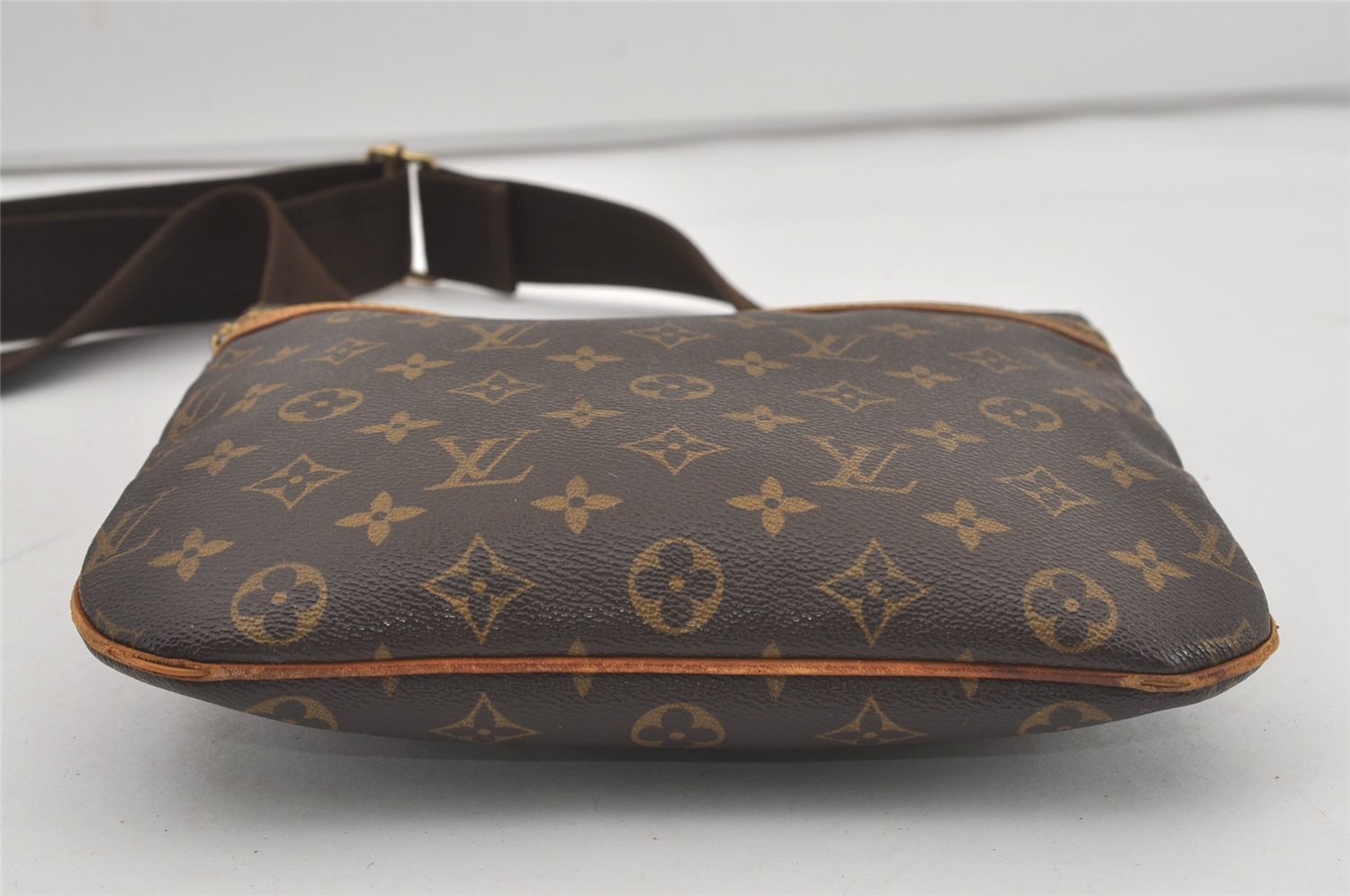 Auth Louis Vuitton Monogram Pochette Bosphore Shoulder Cross Bag M40044 LV 7185I