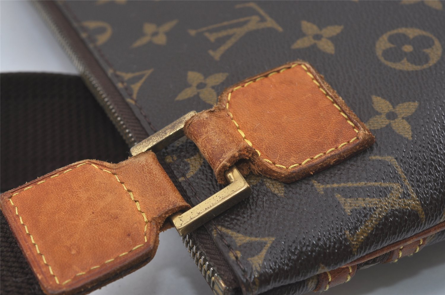 Auth Louis Vuitton Monogram Pochette Bosphore Shoulder Cross Bag M40044 LV 7185I