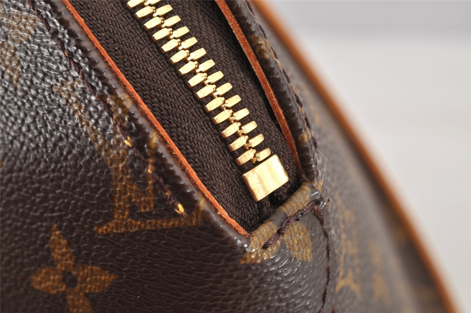 Authentic Louis Vuitton Monogram Ellipse MM Hand Bag M51126 LV 7196I