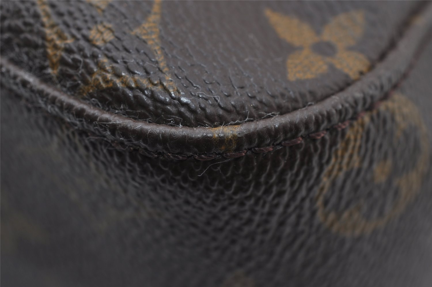 Authentic Louis Vuitton Monogram Looping GM Shoulder Bag M51145 LV 7197I