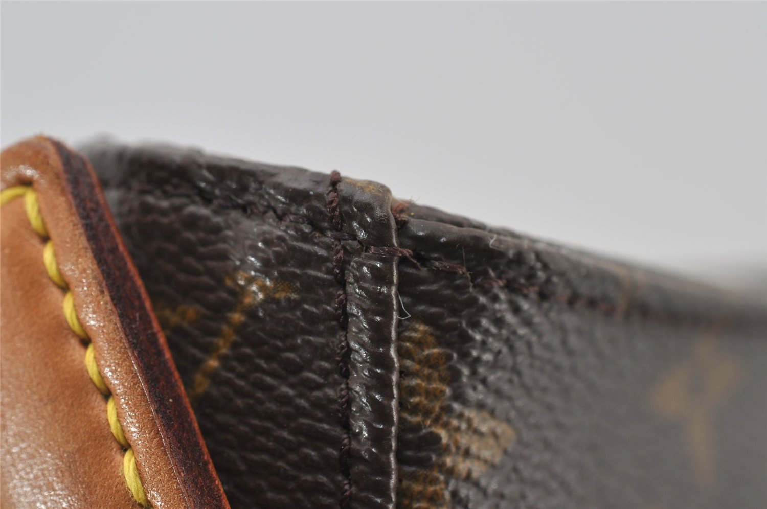 Authentic Louis Vuitton Monogram Looping GM Shoulder Bag M51145 LV 7197I