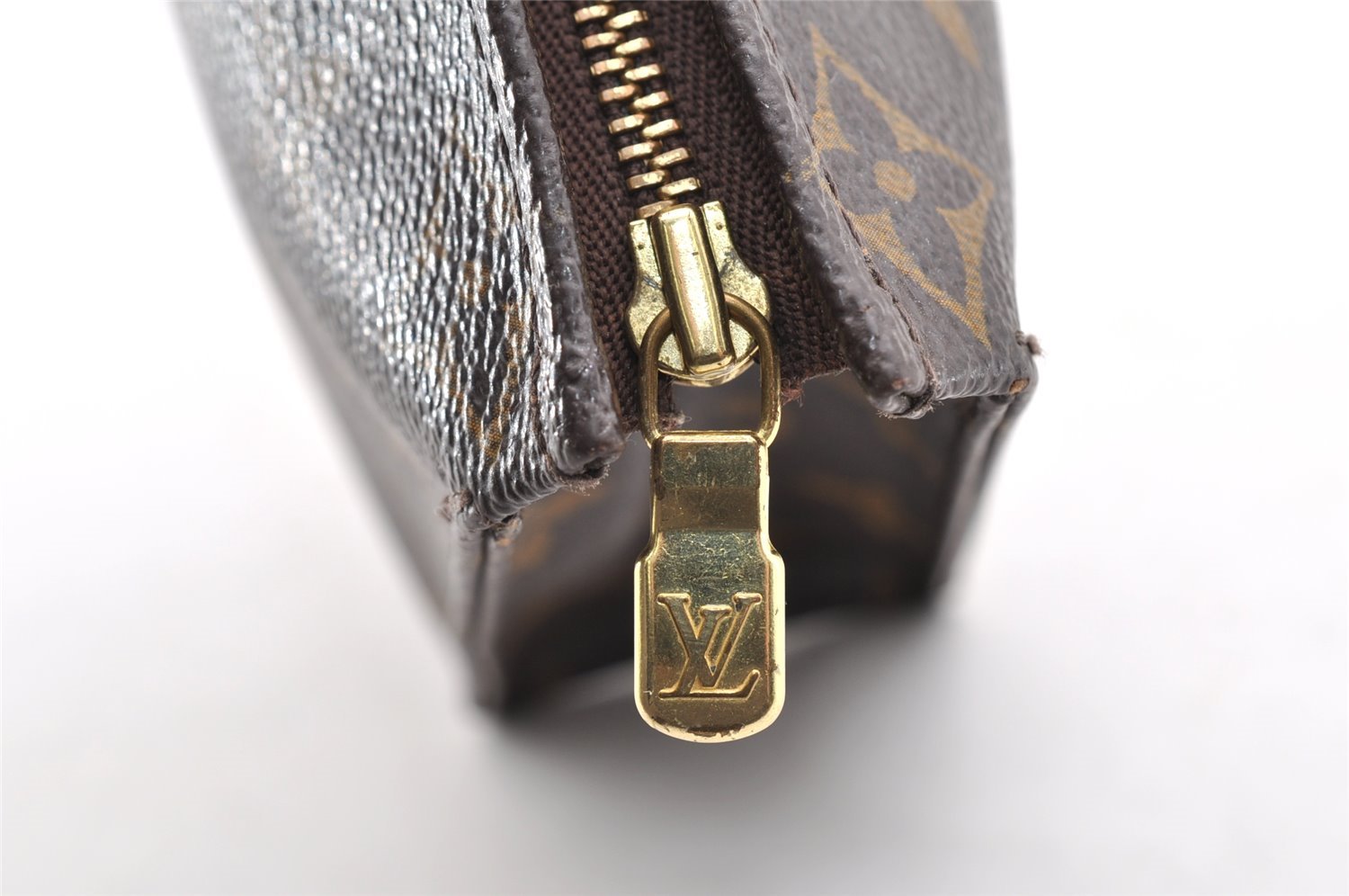 Authentic Louis Vuitton Monogram Poche Toilette 19 M47544 Cosmetics Pouch 7202I