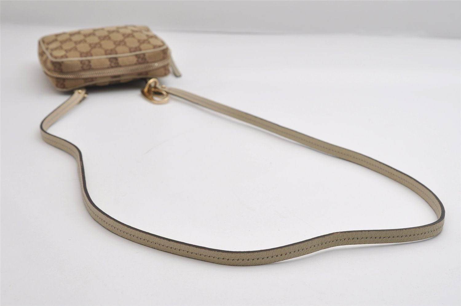 Authentic GUCCI Shoulder Cross Body Bag Purse GG Canvas Leather Brown 7206I