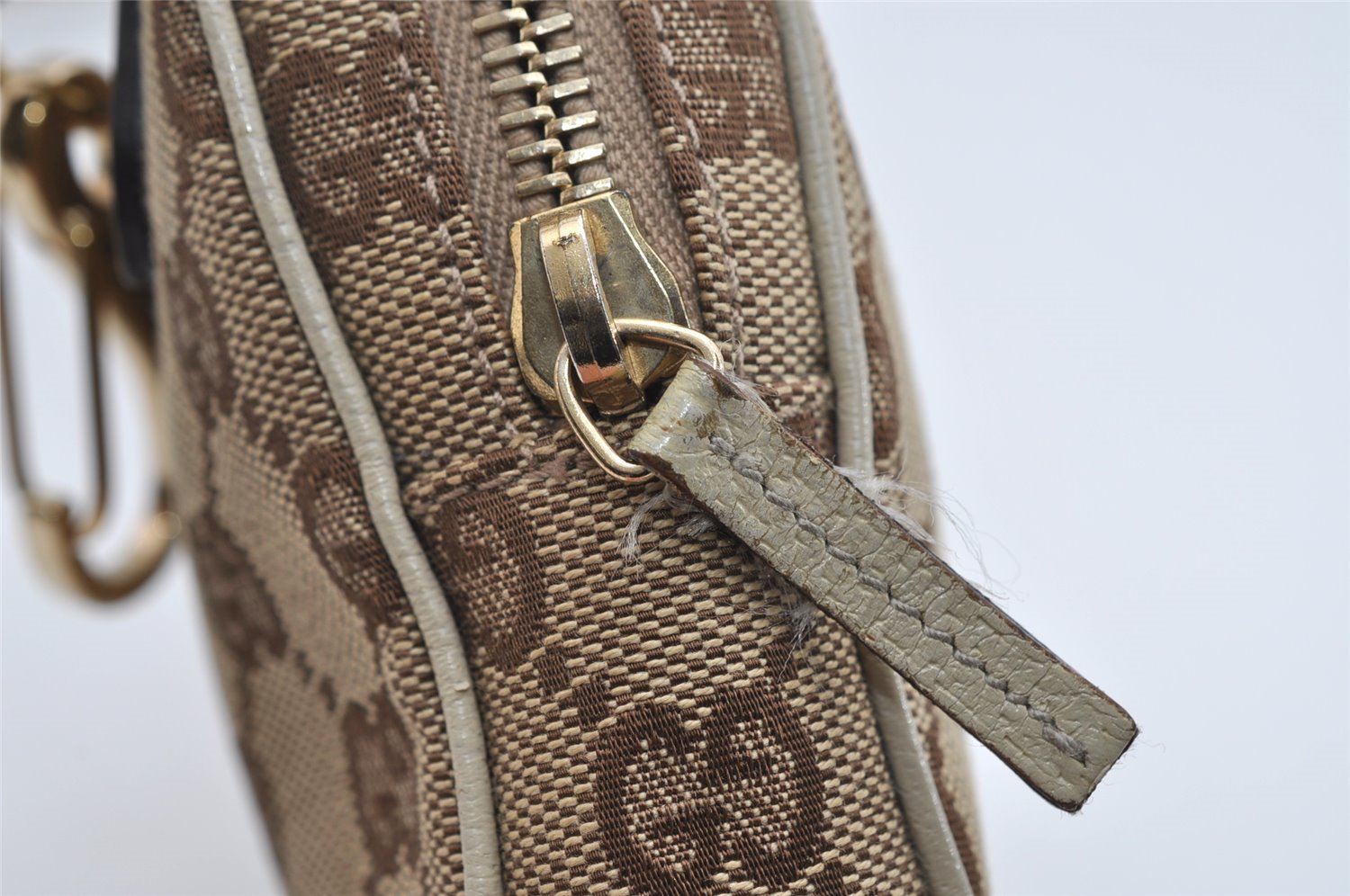 Authentic GUCCI Shoulder Cross Body Bag Purse GG Canvas Leather Brown 7206I