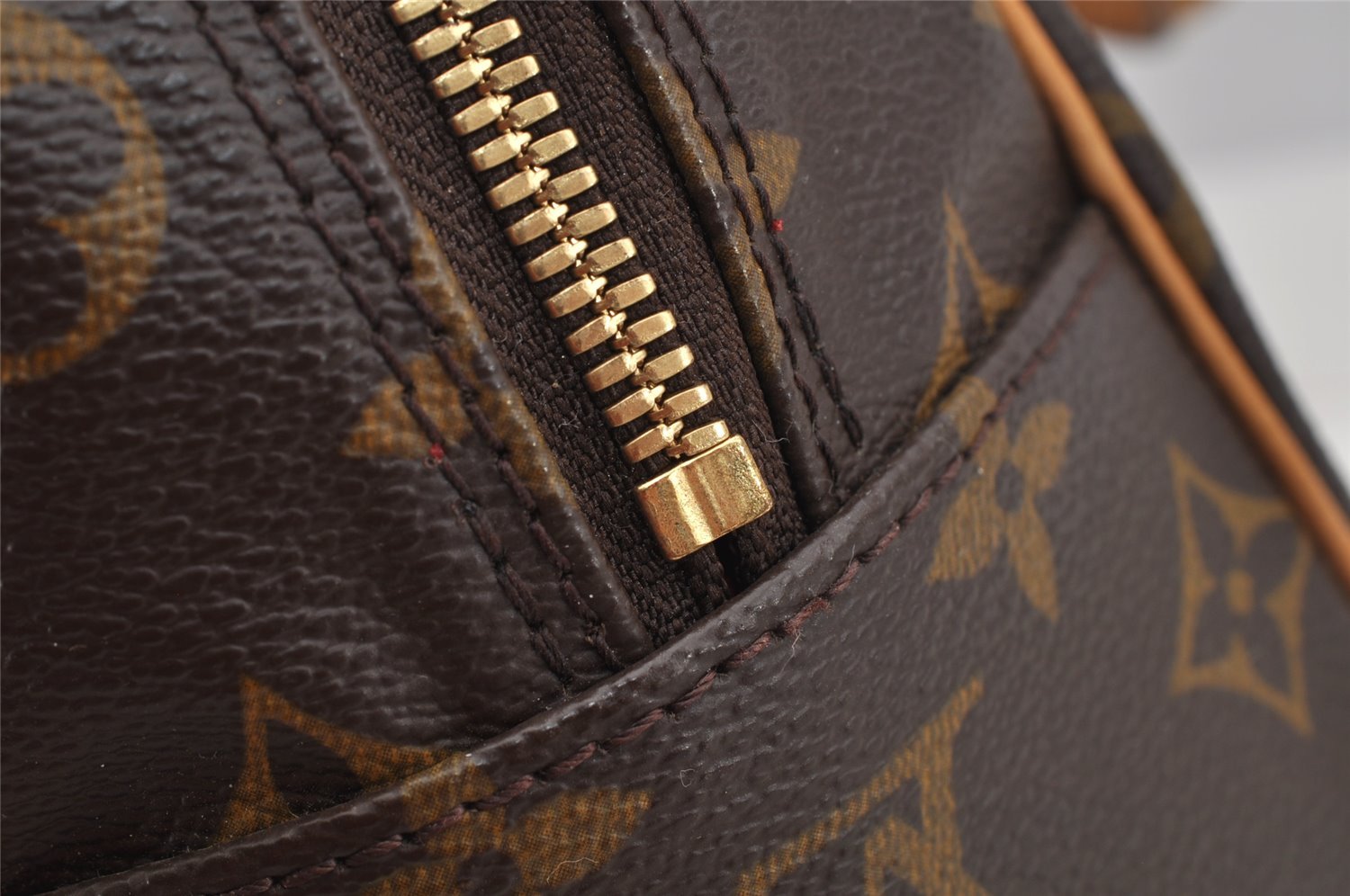 Authentic Louis Vuitton Monogram Excentri Cite Hand Bag M51161 LV 7245I