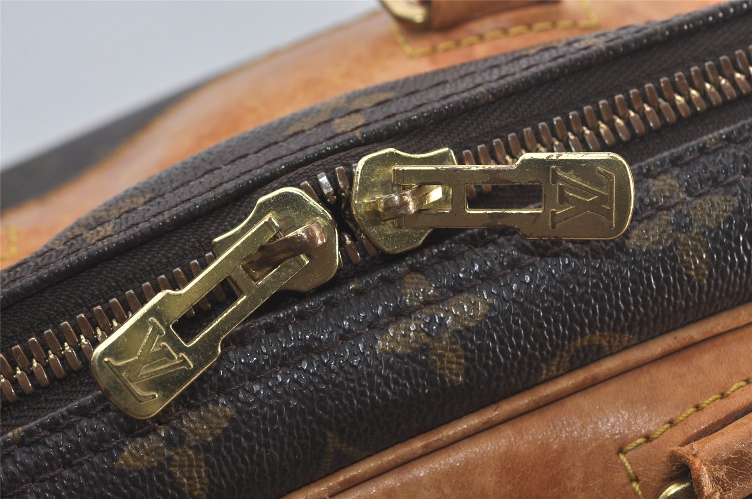 Authentic Louis Vuitton Monogram Evasion PM Boston Travel Bag M41443 LV 7248I