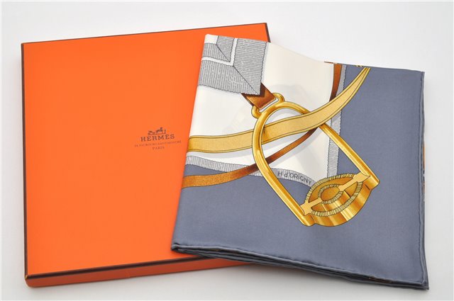 Authentic HERMES Carre 90 Scarf 