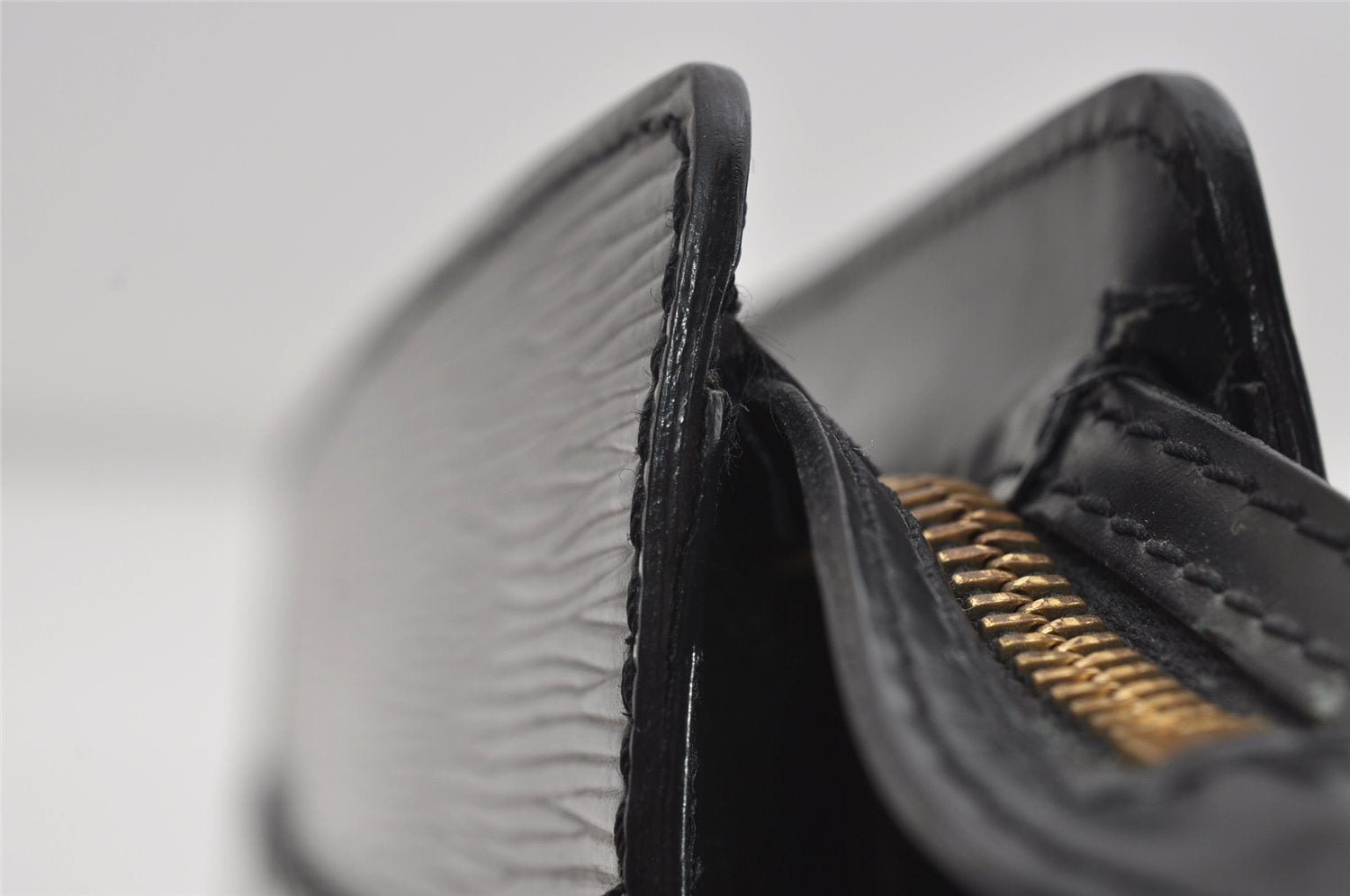 Authentic Louis Vuitton Epi Pochette Homme Clutch Hand Bag Black M52522 LV 7253I