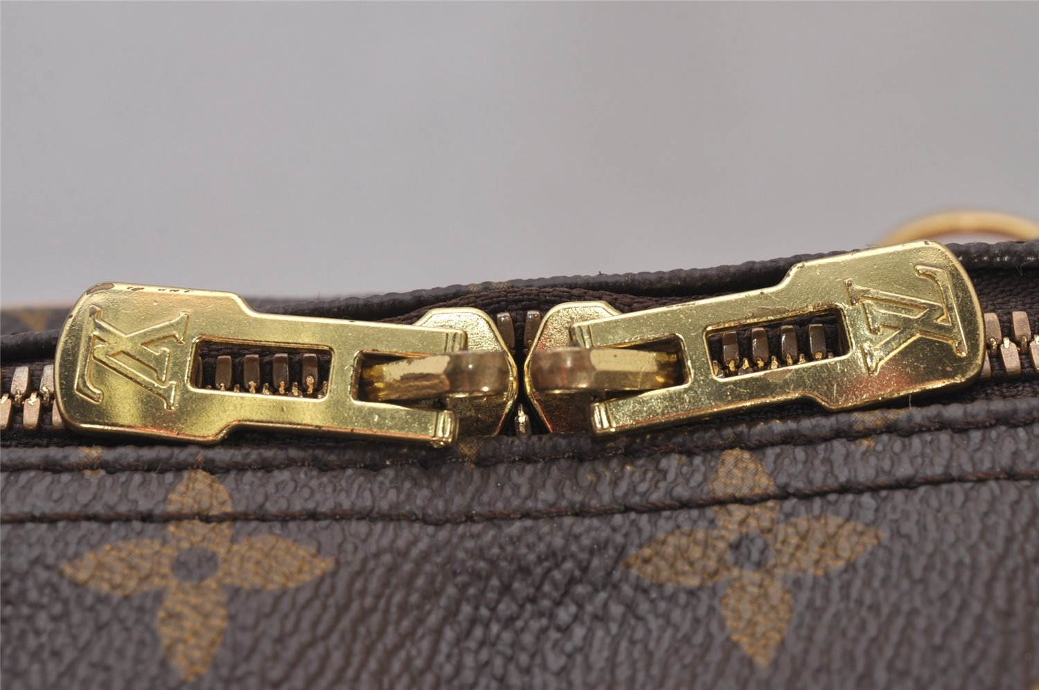 Authentic Louis Vuitton Monogram Deauville Hand Bag M47270 LV 7261I