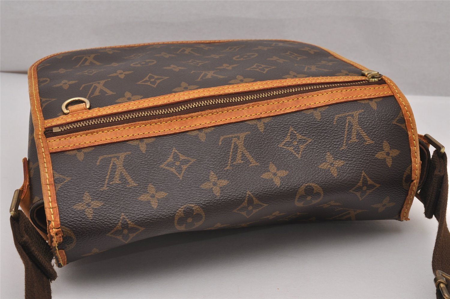 Auth Louis Vuitton Monogram Messenger Bosphore PM Shoulder Bag M40106 LV 7264I