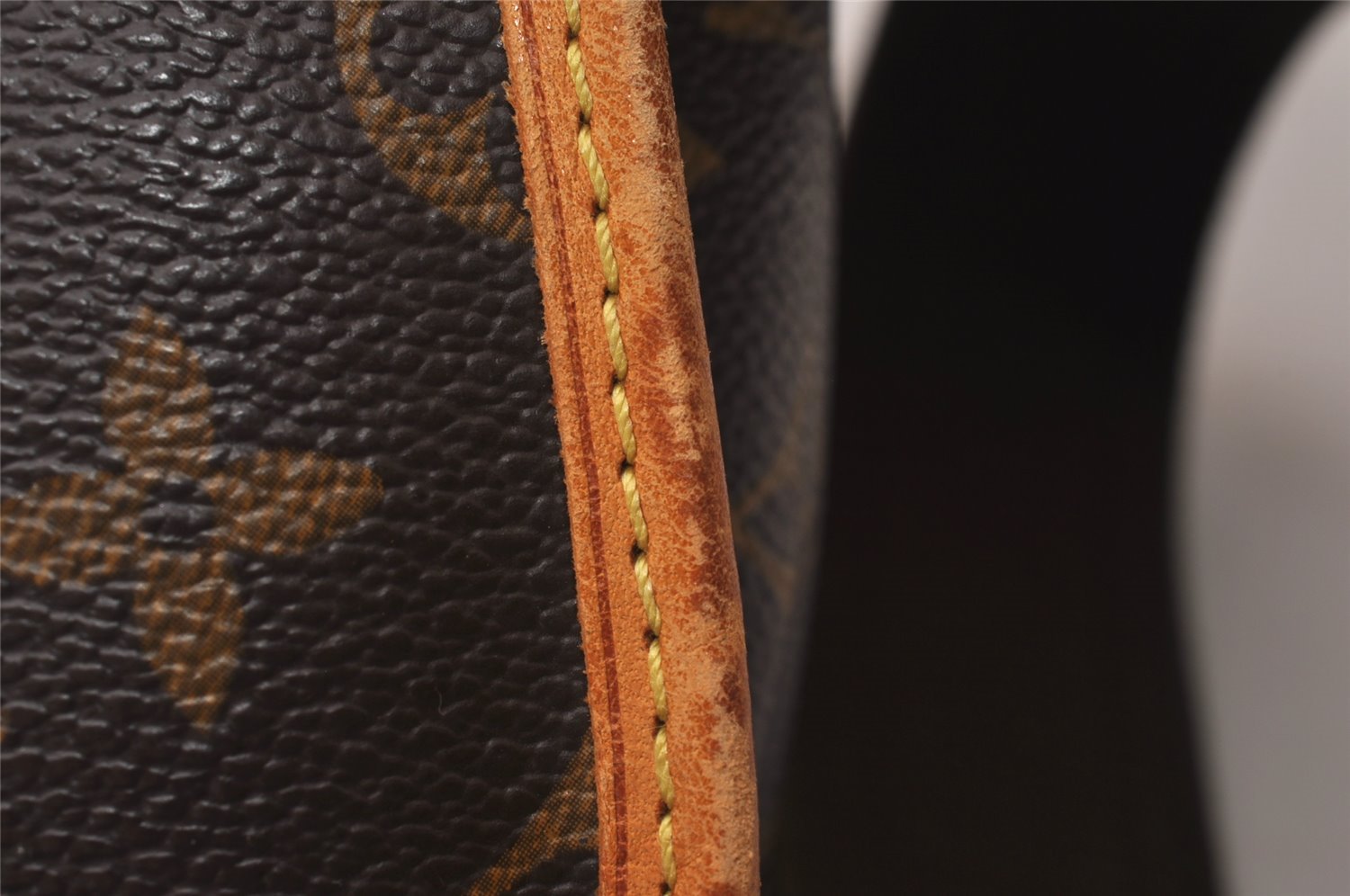 Auth Louis Vuitton Monogram Messenger Bosphore PM Shoulder Bag M40106 LV 7264I