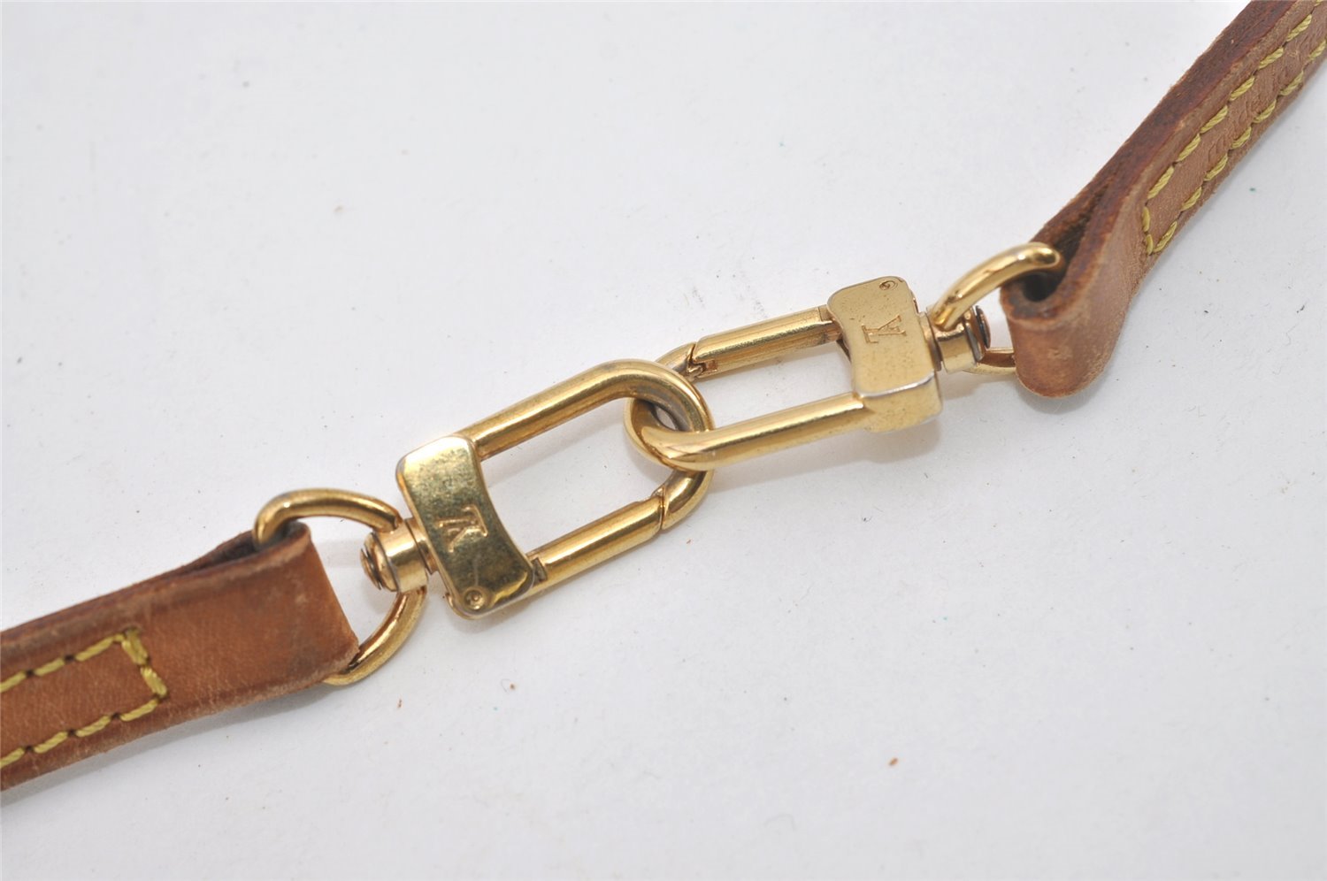 Authentic Louis Vuitton Leather Shoulder Strap Beige 48.8