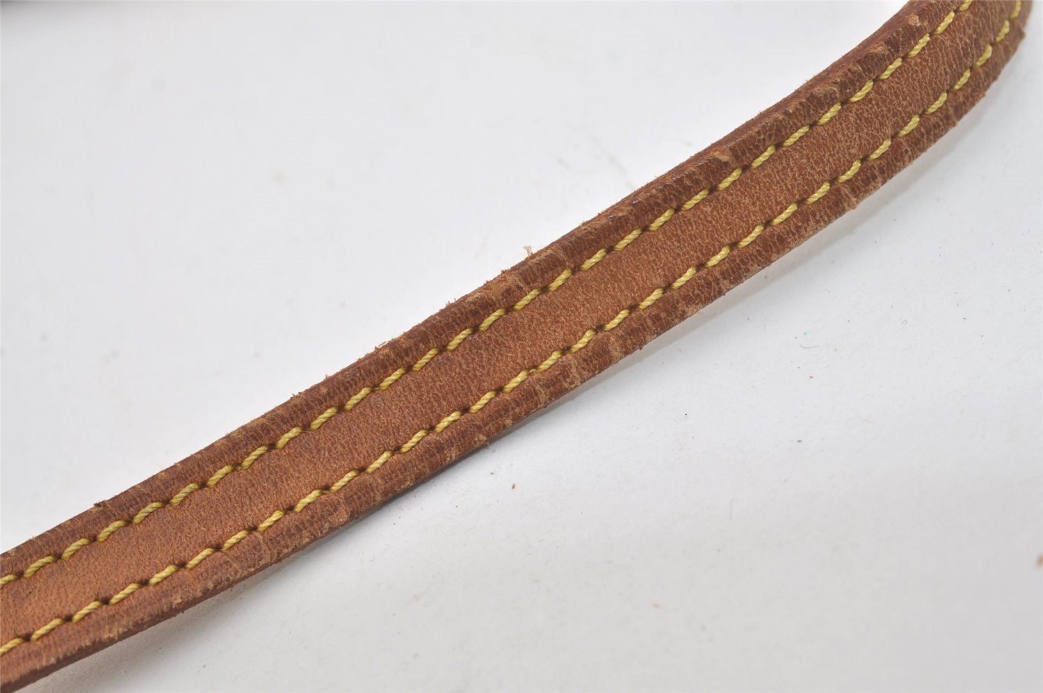 Authentic Louis Vuitton Leather Shoulder Strap Beige 48.8