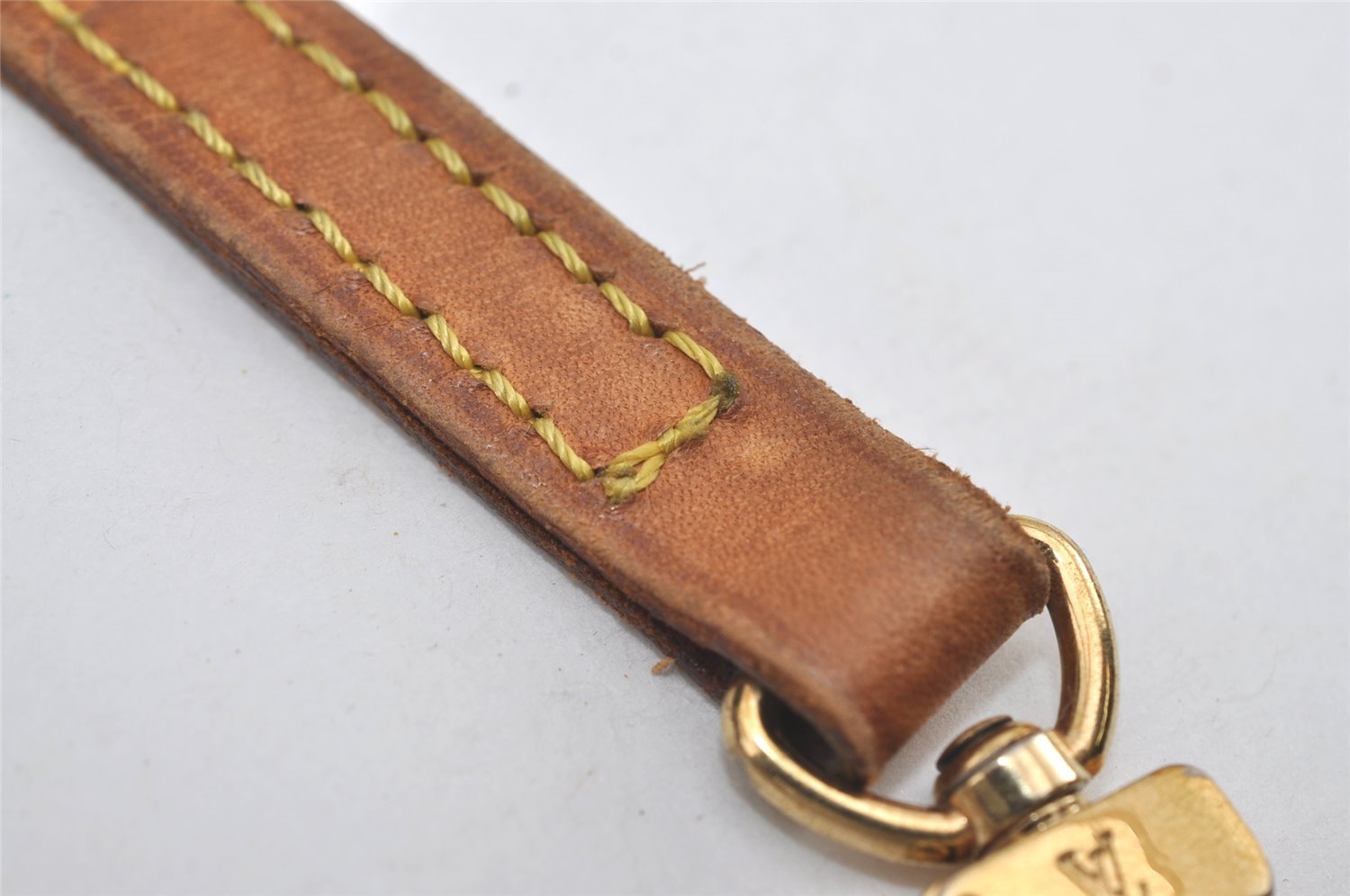 Authentic Louis Vuitton Leather Shoulder Strap Beige 48.8