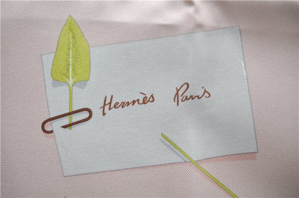 Authentic HERMES Carre 90 Scarf "Des fleurs pour le dire" Silk Pink Box 7273E