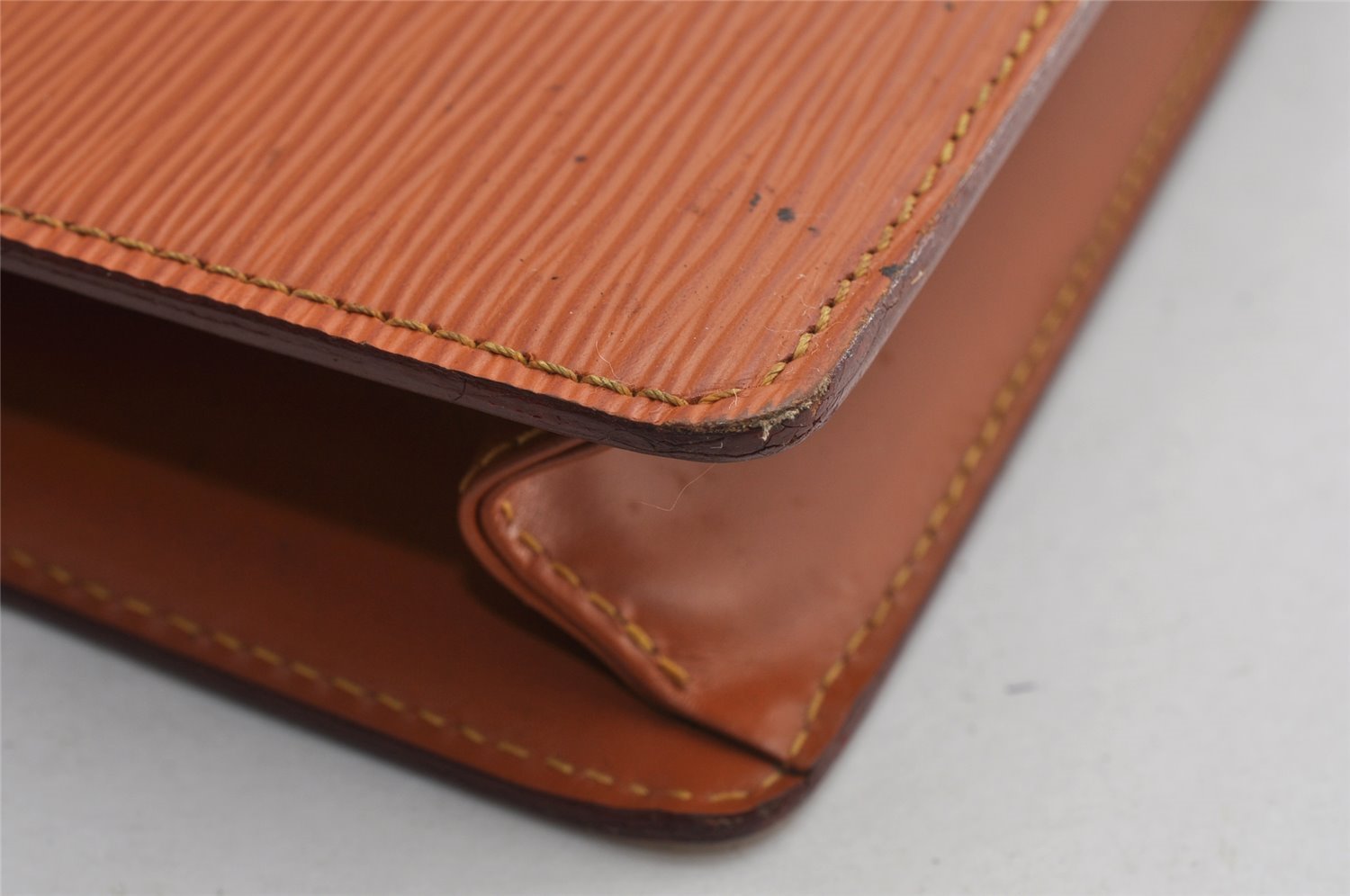 Authentic Louis Vuitton Epi Pochette Homme Clutch Hand Bag Brown M52528 LV 7276I