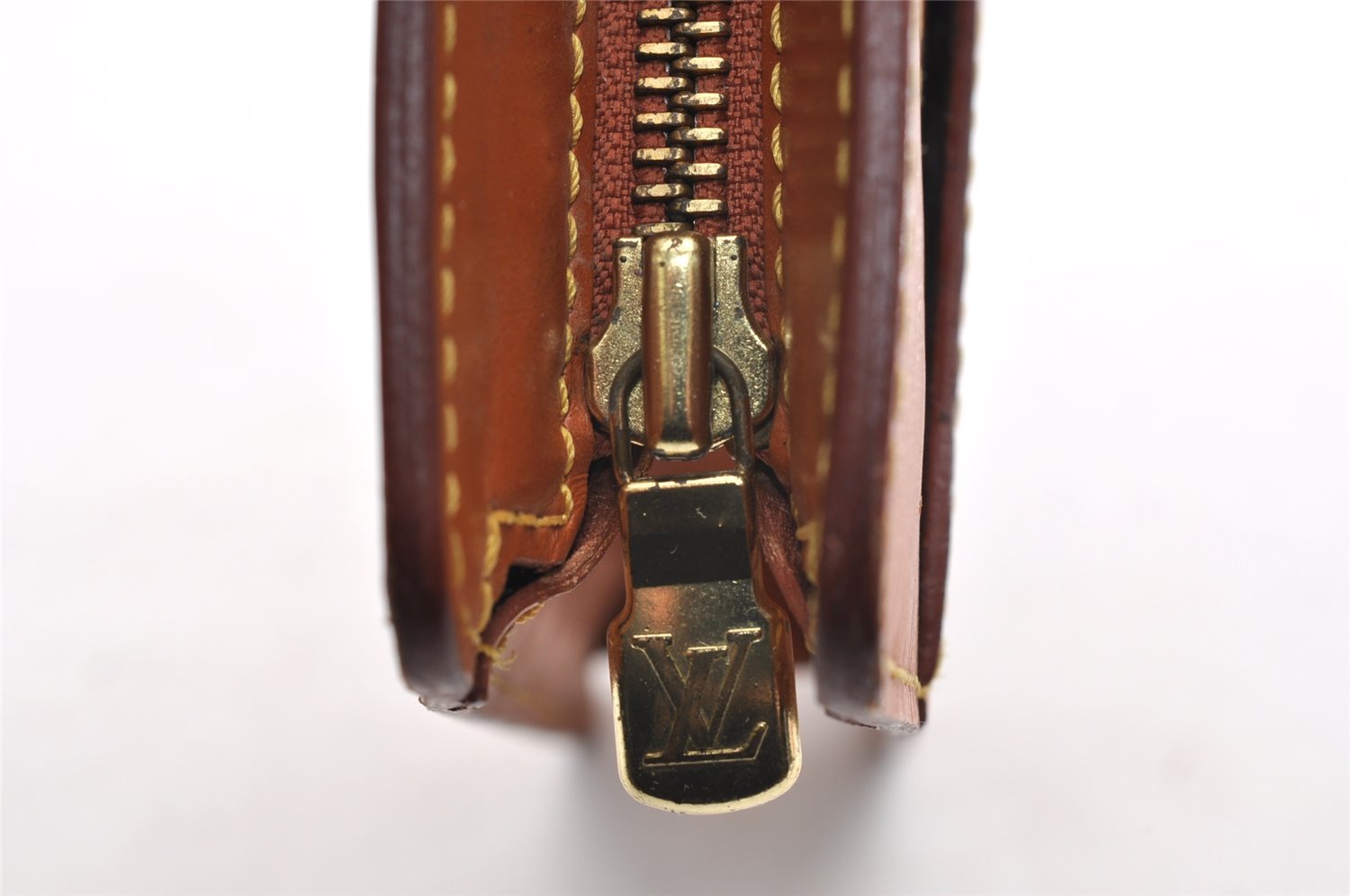 Authentic Louis Vuitton Epi Pochette Homme Clutch Hand Bag Brown M52528 LV 7276I