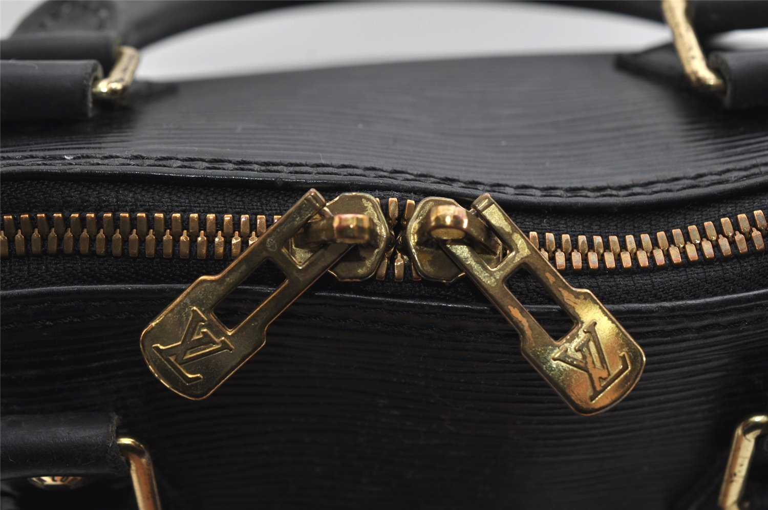 Authentic Louis Vuitton Epi Alma PM Hand Bag Black M40302 LV 7278I