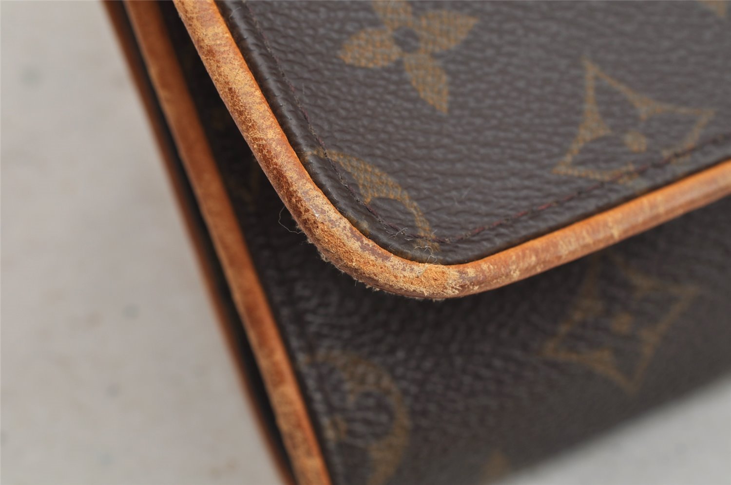 Authentic Louis Vuitton Monogram Pochette Twin GM Shoulder Bag M51852 LV 7280I