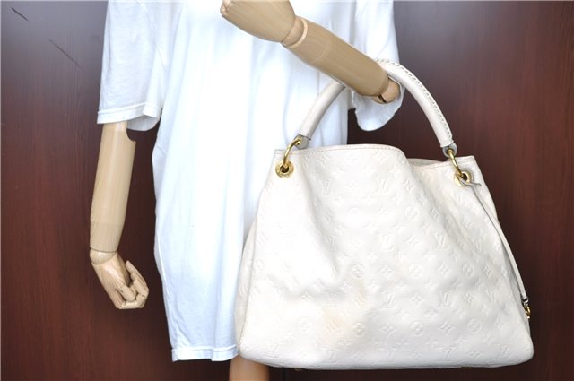 Auth LOUIS VUITTON Monogram Empreinte Artsy MM Shoulder Bag M93449 White 73209