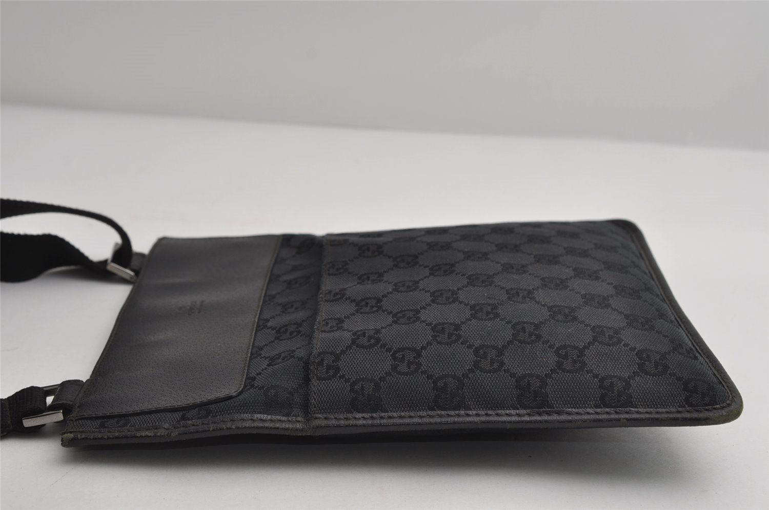 Authentic GUCCI Shoulder Cross Body Bag GG Canvas Leather 27639 Black 7392I