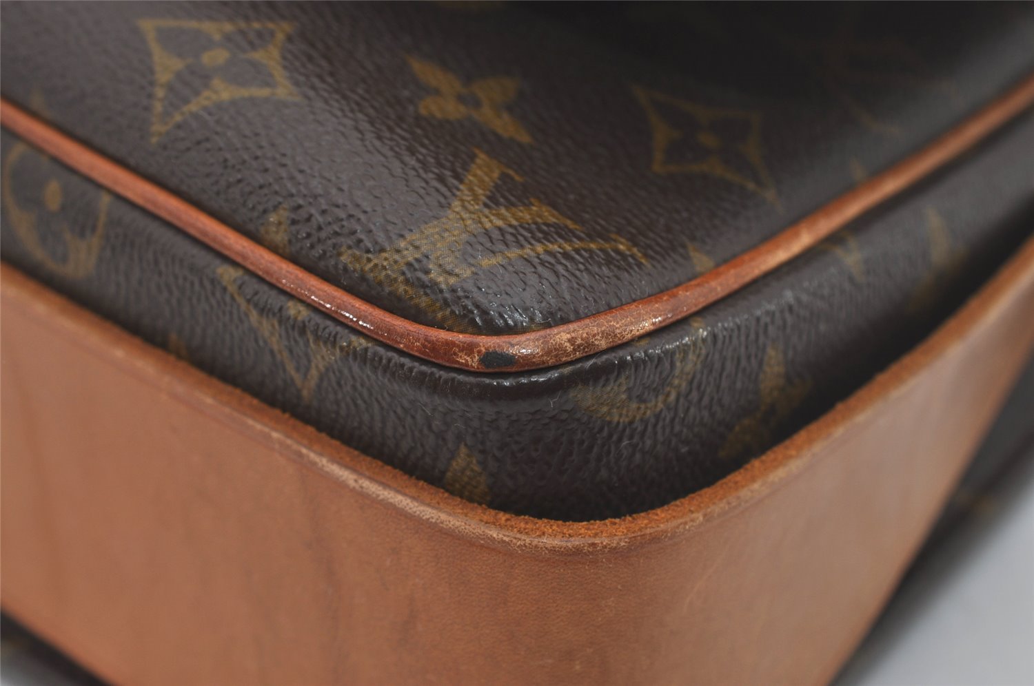 Authentic Louis Vuitton Monogram Cartouchiere GM Shoulder Bag Old Model 7463I