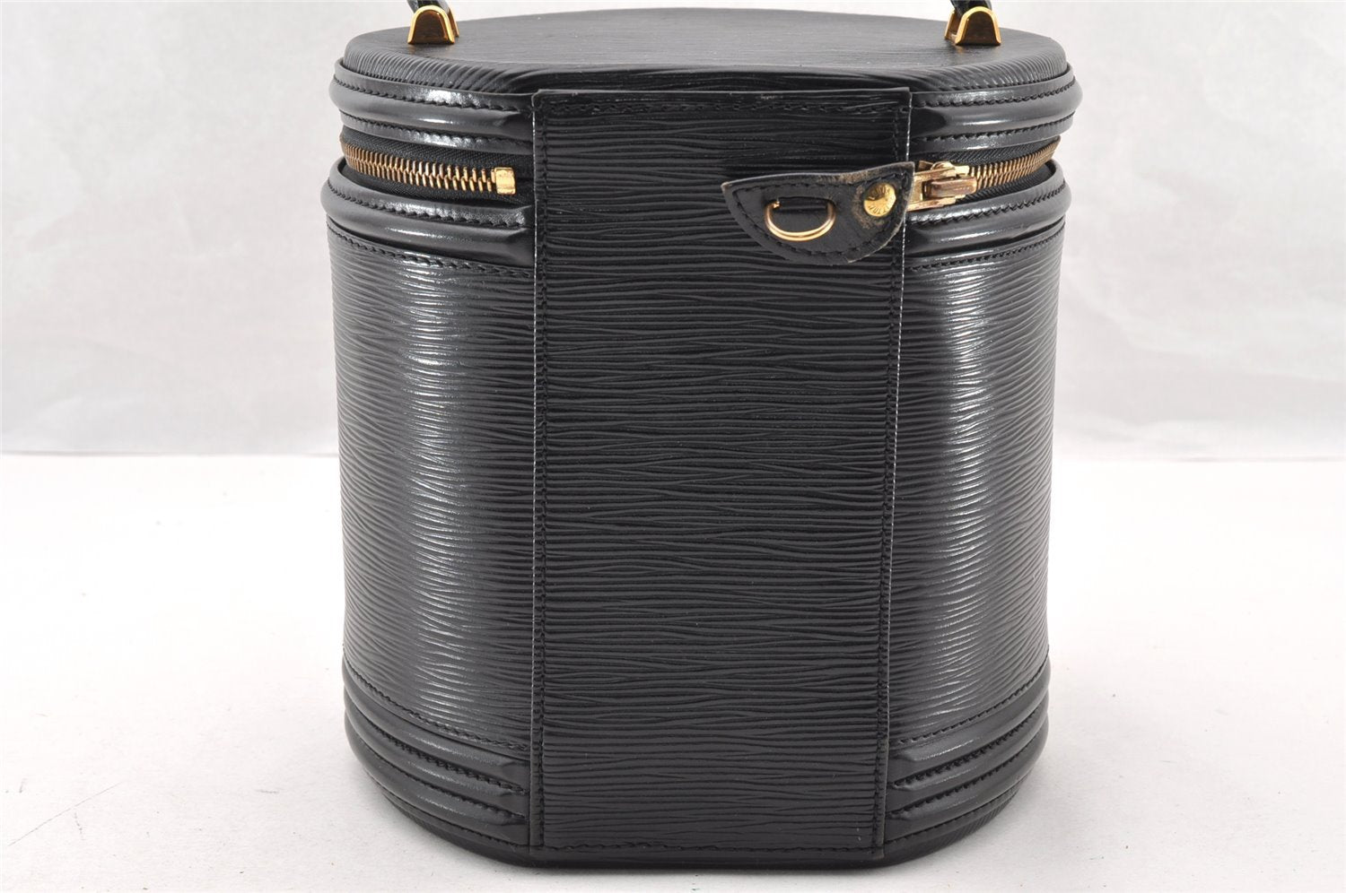 Authentic Louis Vuitton Epi Cannes Cosmetic Hand Bag Purse Black M48032 LV 7542I