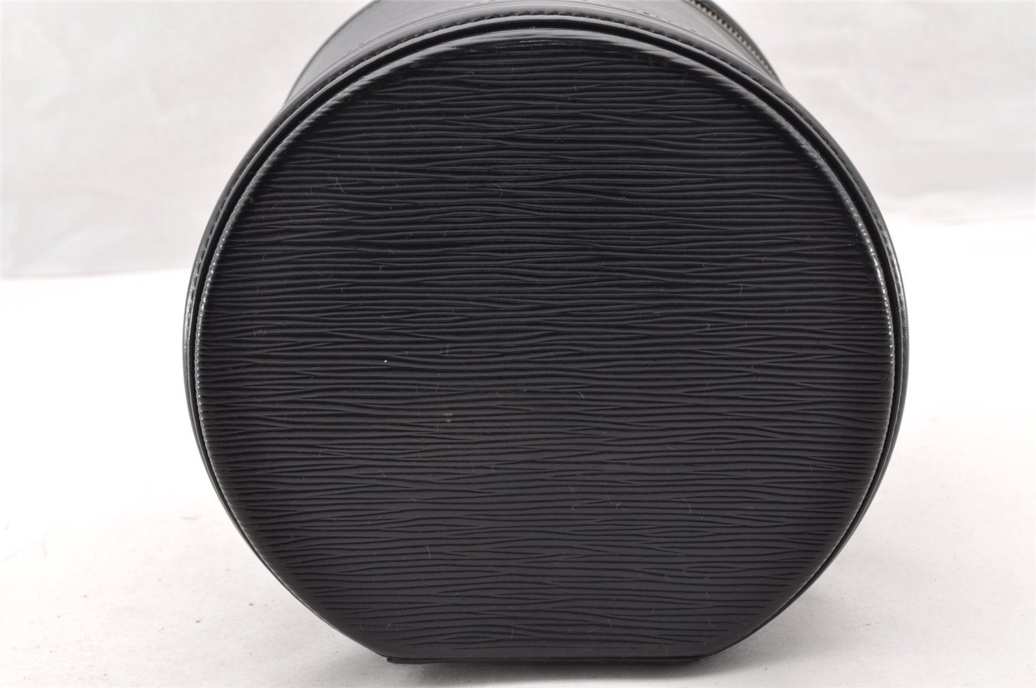 Authentic Louis Vuitton Epi Cannes Cosmetic Hand Bag Purse Black M48032 LV 7542I